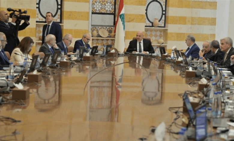 جلسة للحكومة في قصر بعبدا.. وهذا ما قاله الوزراء قبل انطلاقها