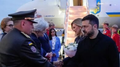 موسكو تنفي استهداف زيلينسكي.. لا صحة لتعرض طائرته لتهديد