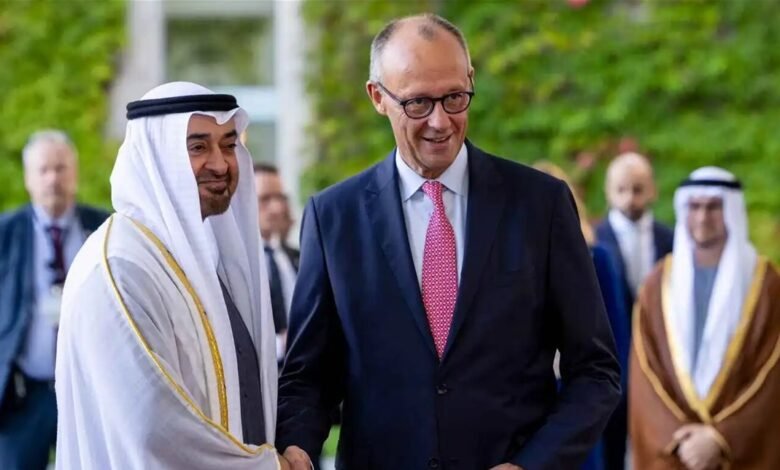 محمد بن زايد يلتقي ميرتس في برلين ويبحثان تعزيز الشراكة الإماراتية-الألمانية