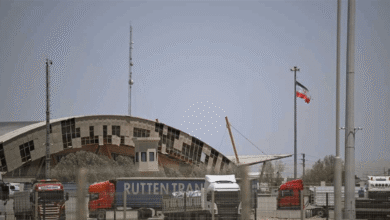 العراق يبدأ إعادة فتح منافذه مع إيران تدريجياً