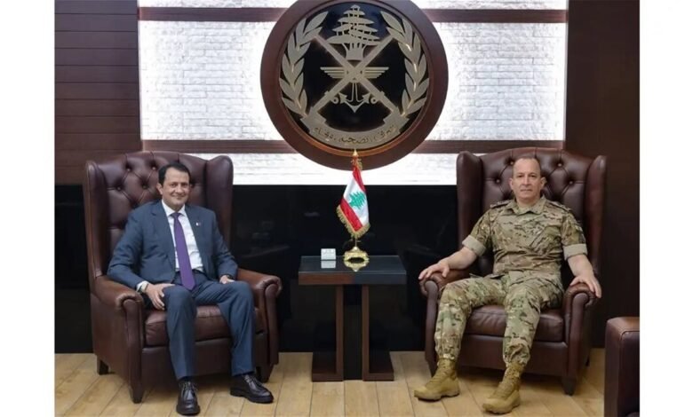 قائد الجيش استقبل السفير القطري