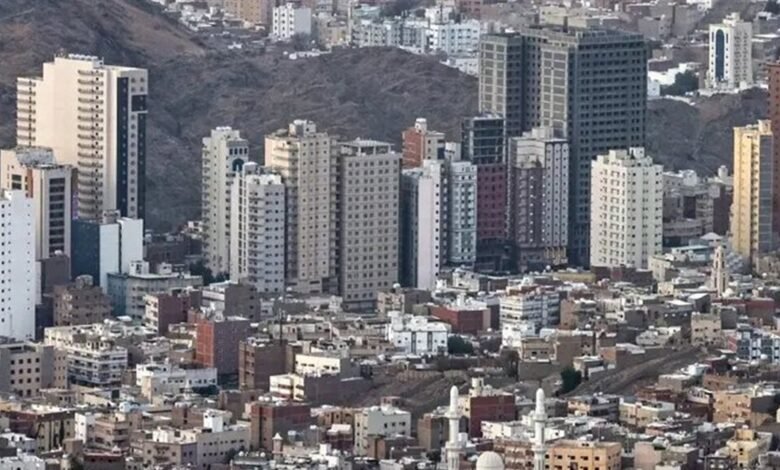 وزير الإعلام اليمني: استهداف مكة يكشف طبيعة الحوثيين