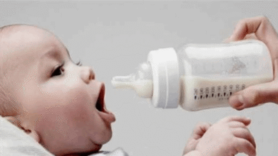 عينة "دون المواصفات".. ملاحقة أشهر شركات العالم بسبب حليب الاطفال!