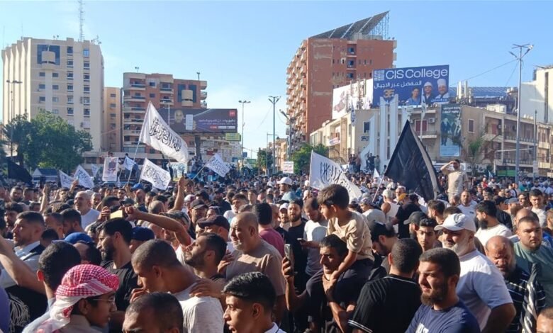 بالصور والفيديو.. وقفة احتجاجية في طرابلس رفضًا للطعن بقانون العفو العام