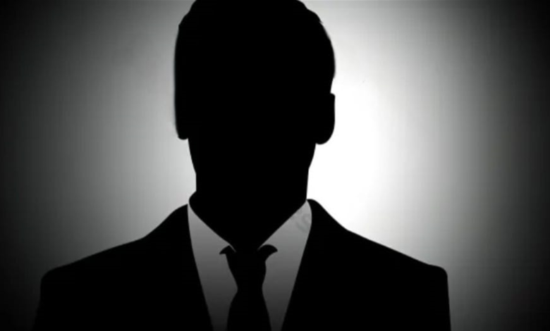 بعد تساؤلات عن غيابه...وزير يعود الى الواجهة
