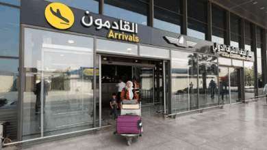 بعد اغلاق المطارات أمام إيران... مستشار خامنئي ينتقد بغداد