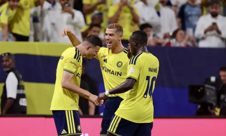 الكشف عن تفاصيل تدخّل رونالدو لإنهاء أزمة رواتب في النصر