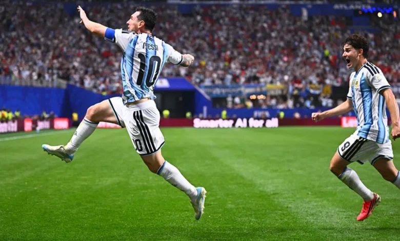 قبل وداعه المنتخب... جامعة بوينوس أيرس تمنح ميسي دكتوراه فخرية