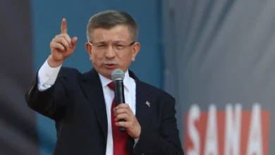 وزير الخارجية الأسبق داود أوغلو يخضع للتحقيق بتهمة إهانة أردوغان
