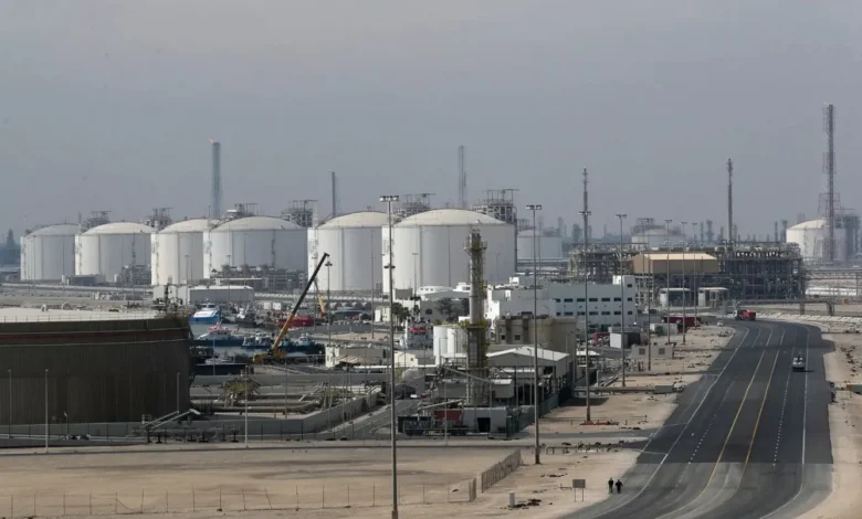 كيف تتعامل قطر مع اضطراب صادرات الغاز عبر مضيق هرمز؟