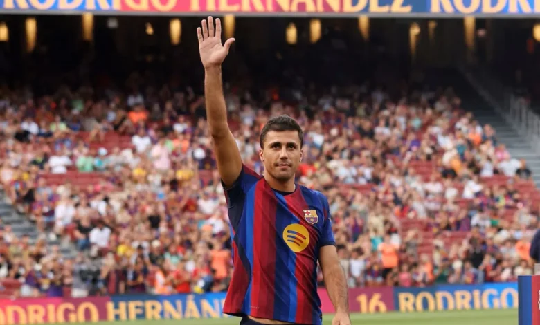 رودري يكشف سبب تفضيله برشلونة على ريال مدريد