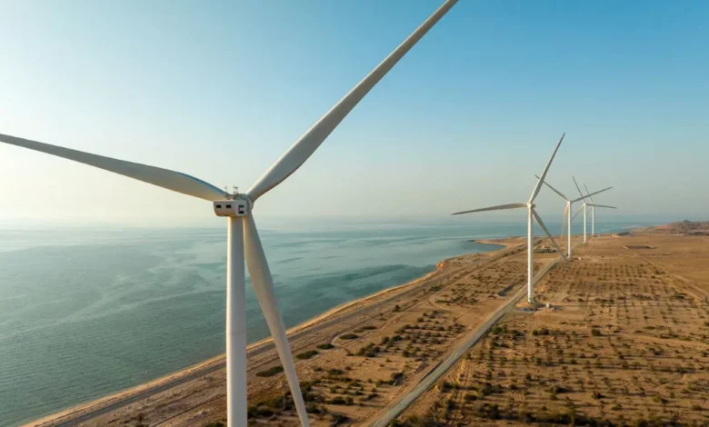الإمارات تستهدف رفع حصة الطاقة النظيفة إلى 35% عند نهاية العقد