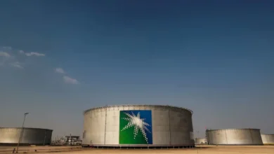 الهجمات على منشآت الطاقة السعودية تزيد المخاوف وترفع برنت صوب 100 دولار