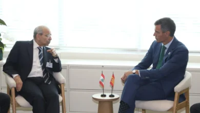 نواف سلام يحذّر من فراغ بعد "اليونيفيل" ويبحث مع سانشيز صيغة لوجود دولي
