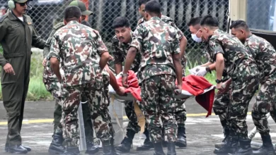 شاهد.. إنقاذ شخصين على قيد الحياة بعد 9 أيام من فيضانات نيبال