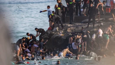 المغرب يرفض اتهامات إسبانية بتسهيل العبور الجماعي إلى سبتة