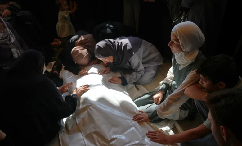 تصعيد دامٍ في غزة.. 5 شهداء ومطالب أممية بدخول محققين دوليين