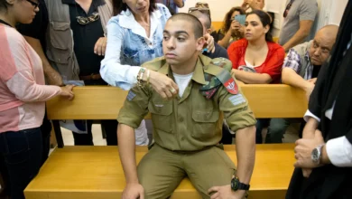 الرئيس الإسرائيلي يعفو عن جندي أجهز على فلسطيني جريح