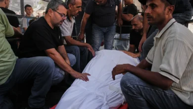 شهيدان ومصابون في قصف وإطلاق نار للاحتلال بمدينتي غزة ودير البلح