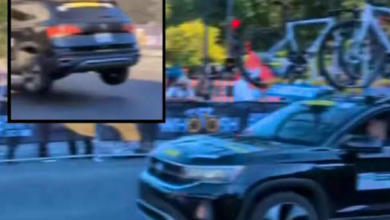 مدرب فريق دراجات يحتفل بسرعة فائقة.. والاتحاد يطرده من بطولة العالم