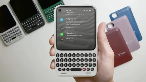 شبيه بلاك بيري.. بدء شحن هاتف Clicks Communicator في ديسمبر