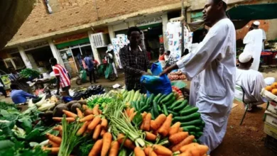 انهيار الجنيه يفاقم أزمة المعيشة في السودان