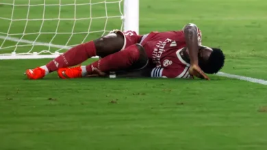 غضب في ريال مدريد.. "فينيسيوس جبان ومورينيو يبالغ في احترامه"