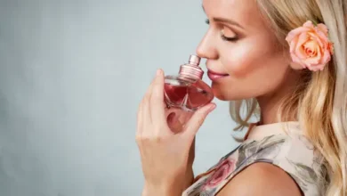 عطرك في الصيف ليس كما تظن.. الحرارة تغيّر رائحته