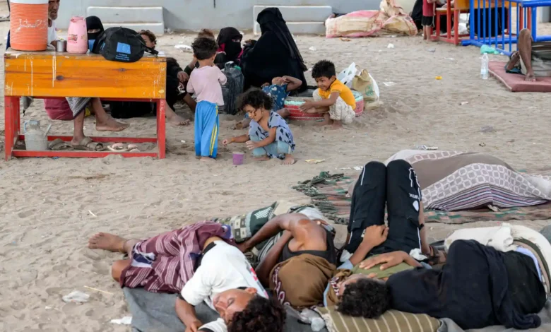 اليمن.. نزوح 122 ألف شخص والتصعيد يعمّق أزمة 12 مليون طفل