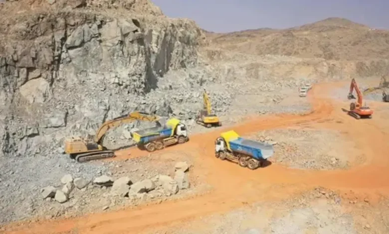 أماك تتوسع تعدينياً بشركة جديدة وسط تراجع أرباحها وعودة قائدها السابق