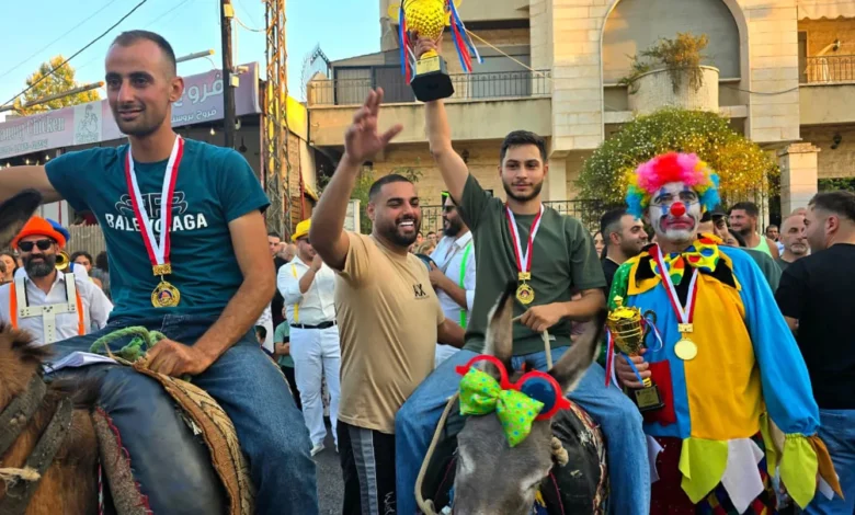 لبنان... سباق الحمير التقليدي في روم- قضاء جزين: رسالة تحدٍّ وأمل (فيديو وصور)