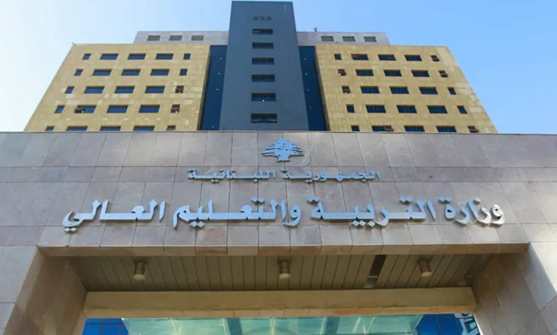 3500 أستاذ مستعان بهم... خارج الصفوف فما قصّتهم؟