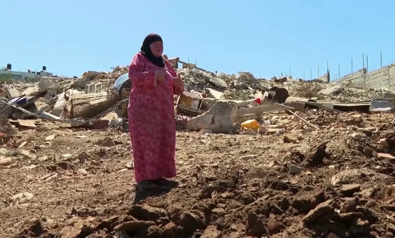 الحاجة نجاح والشيخ ياسر.. حكايات قهر وتهجير من قلب ركام الضفة