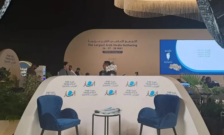 25 عاماً... 25 محطّة غيّرت الإعلام العربي