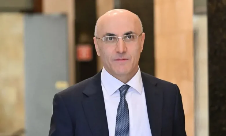 وزير الداخلية اللبناني يصل إسلام آباد بدعوة من نظيره الباكستاني