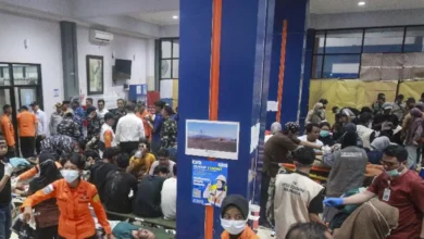 إندونسيا تبدأ تعديل وضع سفينة بعد غرقها... و129 شخصاً ما زالوا مفقودين
