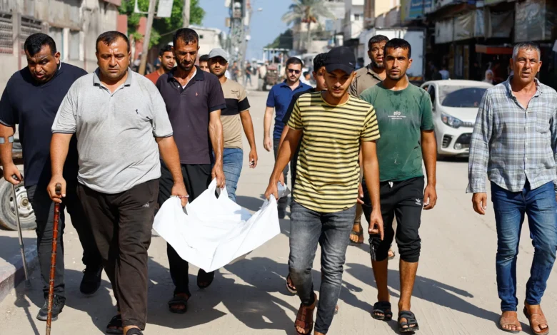 شهيدان في خان يونس وتحذير من سياسة "التجويع الصامت" في غزة
