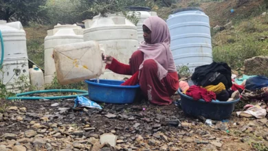 بالصور.. أزمة النزوح في اليمن تتفاقم مع اتساع رقعة المواجهات