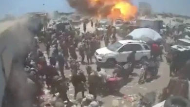 اليمن مباشر.. القوات الحكومية تكثف ضرباتها على الحوثيين وأزمة النزوح تتفاقم