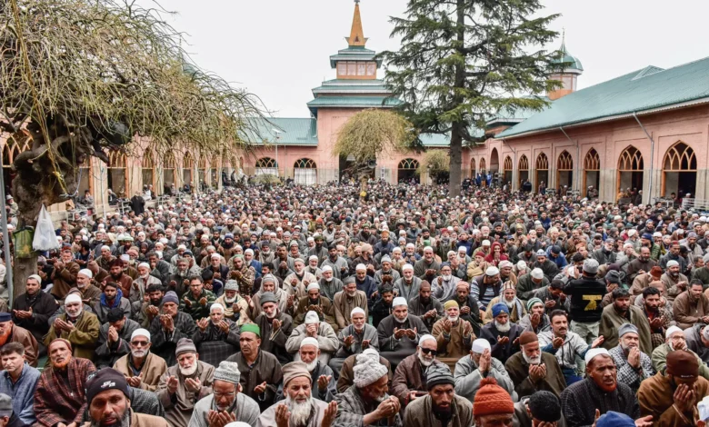 كيف أسقط مسلمو كشمير محاولات حزب مودي توحيد خطبة الجمعة؟