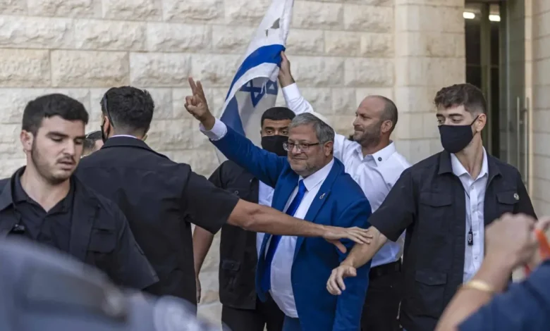 بن غفير يشارك في عملية هدم مبنى سكني يضم 70 فلسطينياً بالقدس