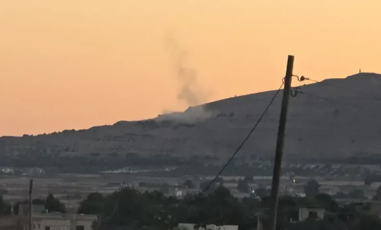 الاحتلال يحتجز شابا في جباتا الخشب ويفرج عن اثنين آخرين في القنيطرة