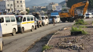 شريان تعز.. الحكومة اليمنية تعتزم إغلاق منفذ حيوي لـ"دواع أمنية"