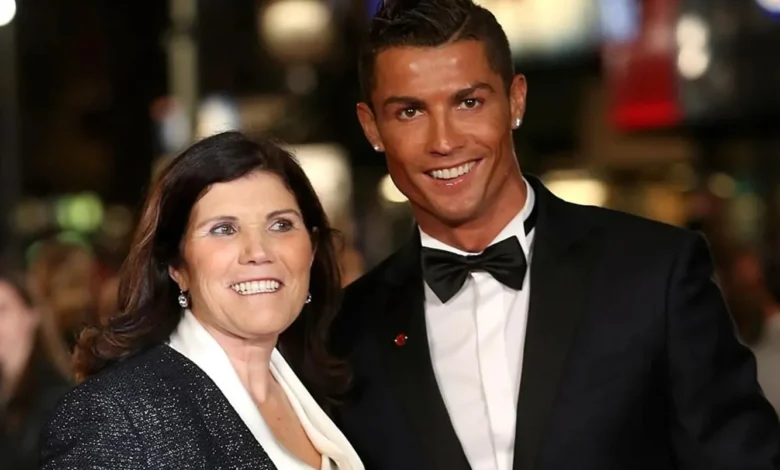 "بكيت قليلاً"... والدة رونالدو غاضبة بعد الأزمة في منتخب البرتغال