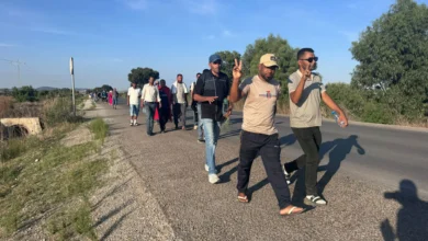 "مسيرة الكرامة".. الشرطة التونسية تمنع حراك العاطلين عن العمل من دخول العاصمة