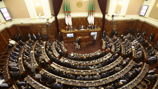 البرلمان الجزائري ينظر في توسيع نطاق حكم الإعدام ليشمل إضرام الحرائق