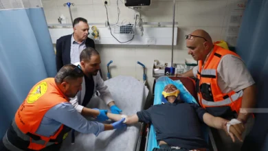 طاردوه وضربوه بأعقاب البنادق.. قصة اعتداء المستوطنين على مصور الفرنسية