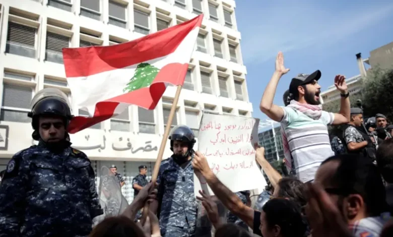 سبع سنوات على الانهيار... والخسائر تتراكم