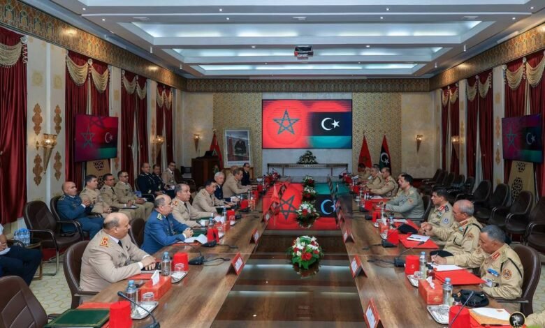 خالد حفتر يبحث مع المفتش العام للقوات المسلحة المغربية تعزيز التعاون العسكري والأمني
