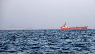 إصابة ناقلة بذخيرة غير معروفة قرب بخاء العمانية ونجاة طاقمها